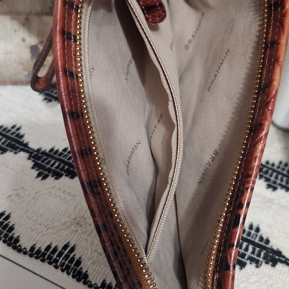 Brahmin clutch/wristlet - Picture 3 of 5